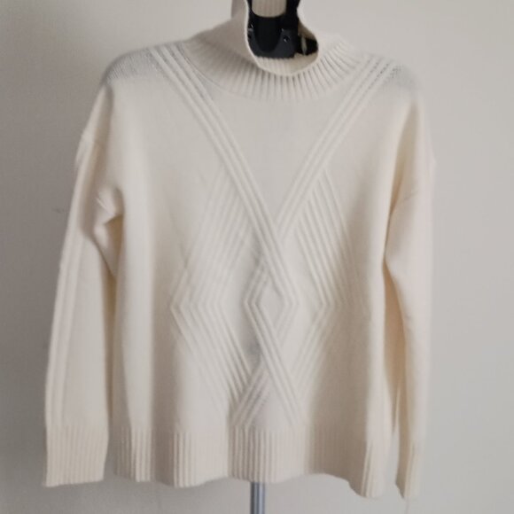 InCashmere 100% Cashmere Cream Roll Neck Sweater Women’s Size M NWT - Picture 6 of 16